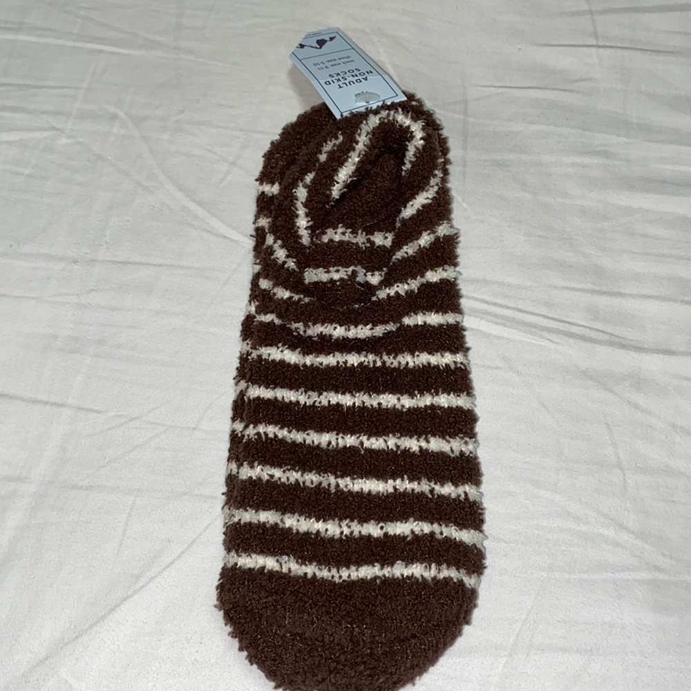 Shoe size 5-10 non‎ skid socks
